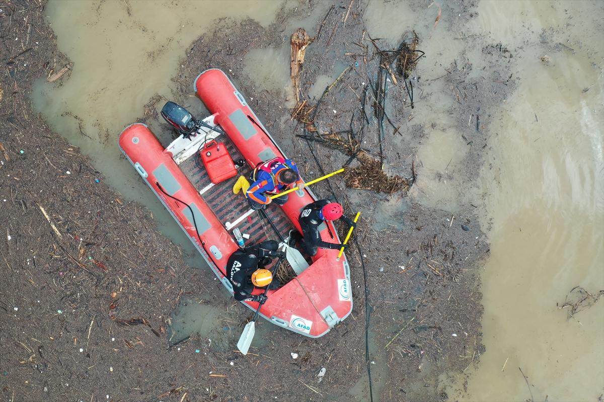 Önce deprem sonra sel! Adıyaman'da 6'ncı günde sele kapılan vatandaşlar aranmaya devam ediyor