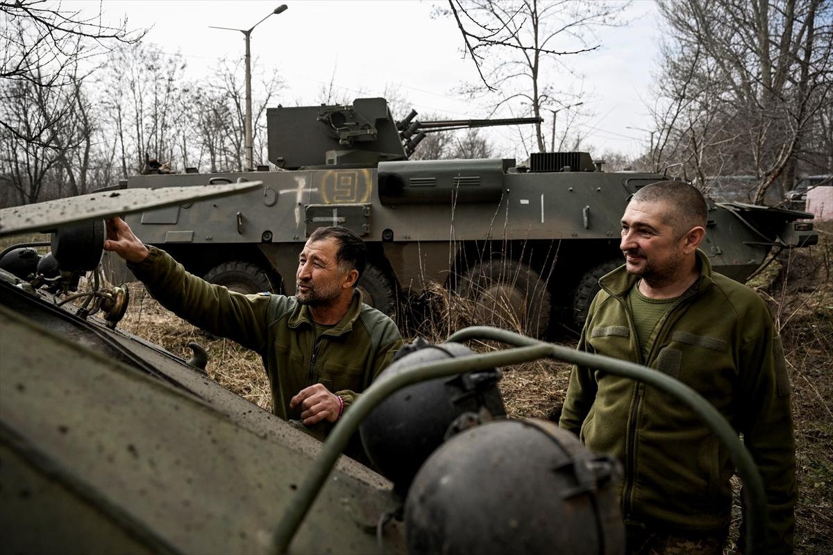 Savaşta 2'nci yıla girildi! Ukrayna'da askeri ordu Bahmut cephesinde konuşlandı