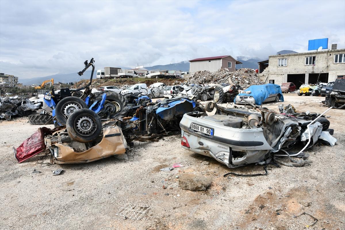 Deprem felaketinde 44'üncü gün! Gaziantep'te enkazdan çıkarılan araçlar toplandı