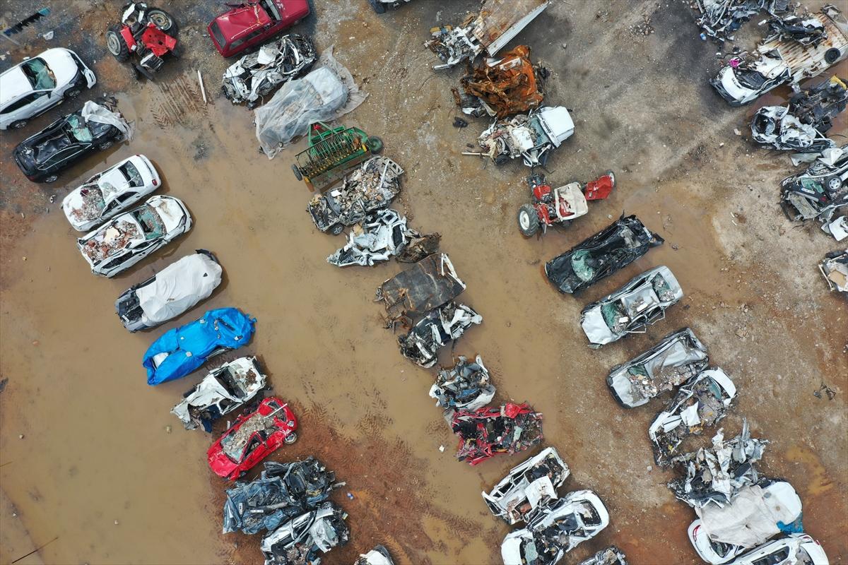 Deprem felaketinde 44'üncü gün! Gaziantep'te enkazdan çıkarılan araçlar toplandı