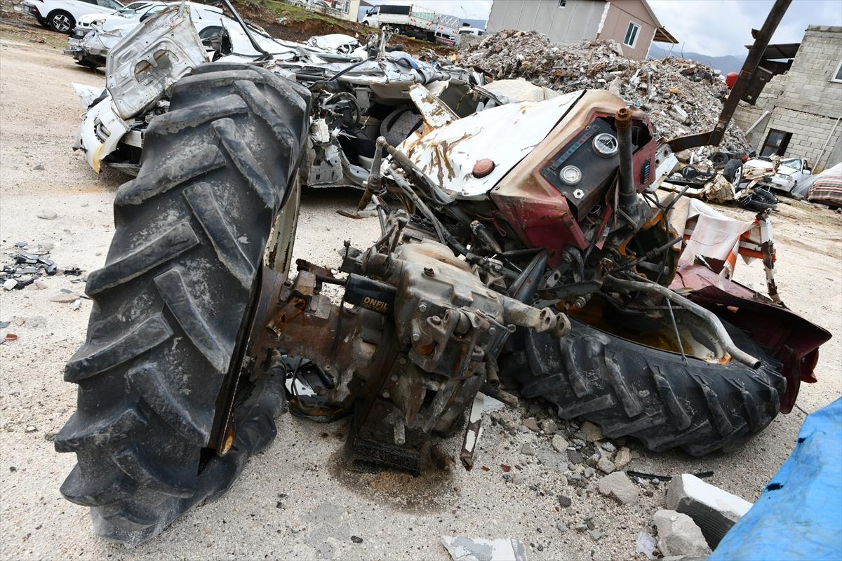 Deprem felaketinde 44'üncü gün! Gaziantep'te enkazdan çıkarılan araçlar toplandı
