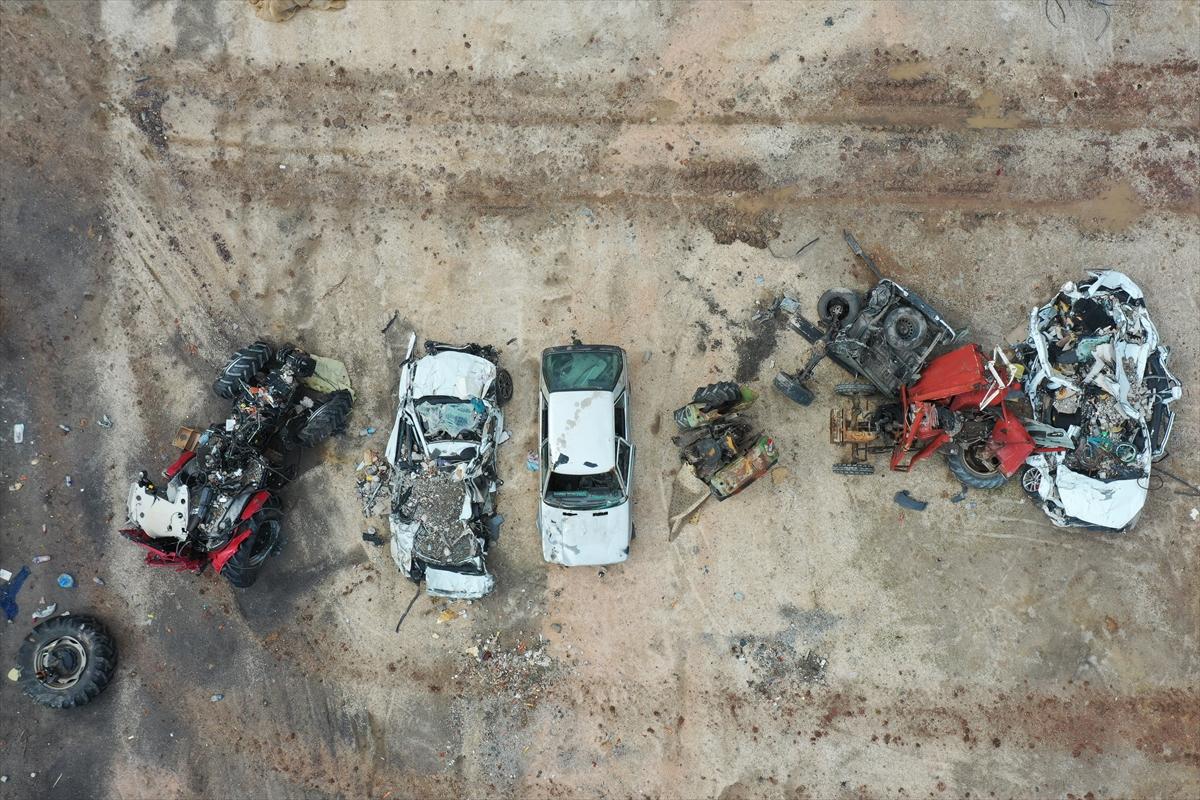 Deprem felaketinde 44'üncü gün! Gaziantep'te enkazdan çıkarılan araçlar toplandı