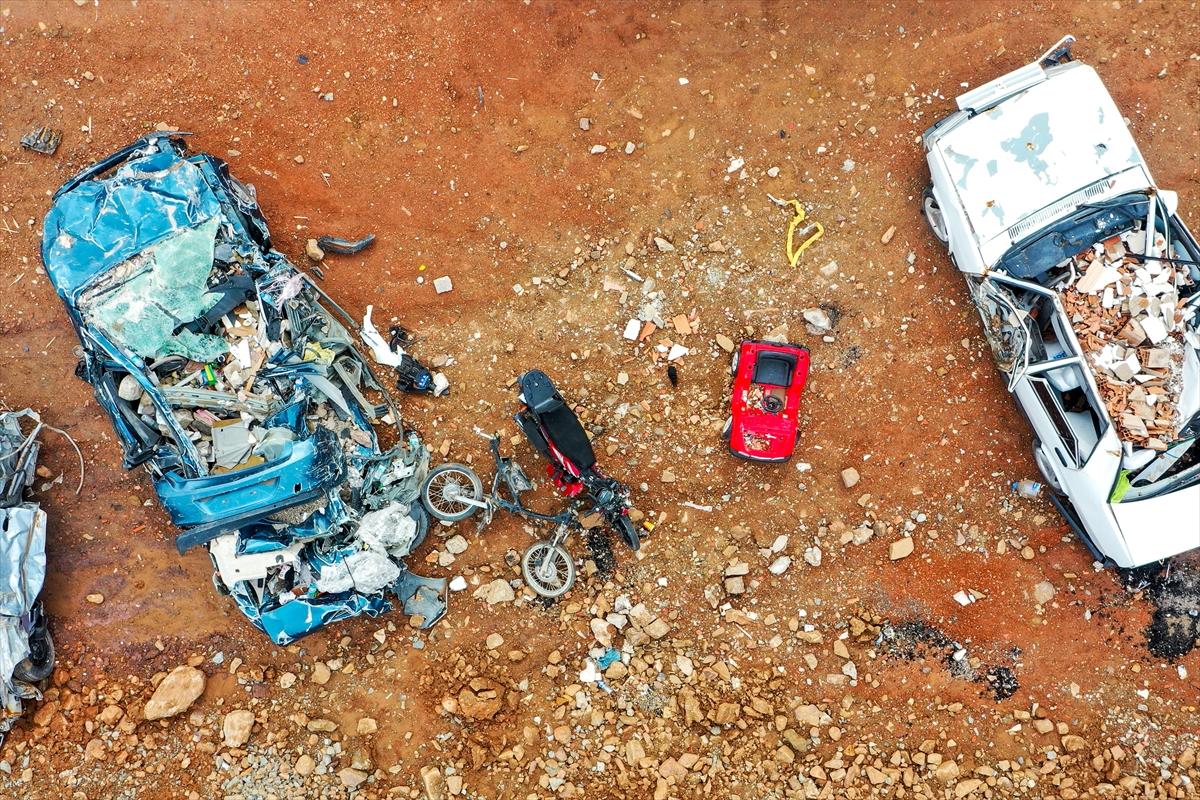 Deprem felaketinde 44'üncü gün! Gaziantep'te enkazdan çıkarılan araçlar toplandı