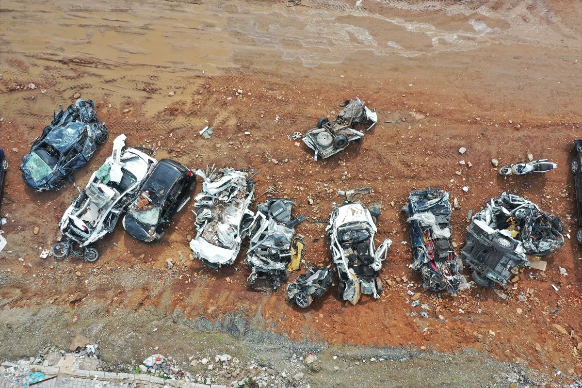 Deprem felaketinde 44'üncü gün! Gaziantep'te enkazdan çıkarılan araçlar toplandı