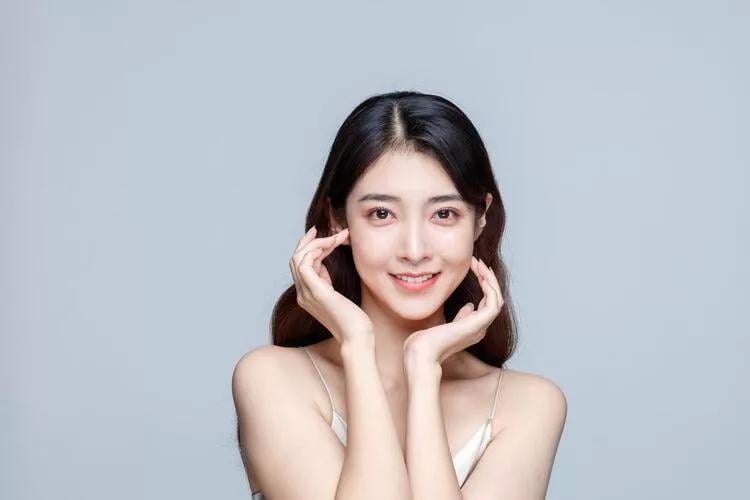 Porselen ciltleriyle ışıldayan Kore kadınlarının sırrı bakın neymiş! Pirinç detayı şoke etti