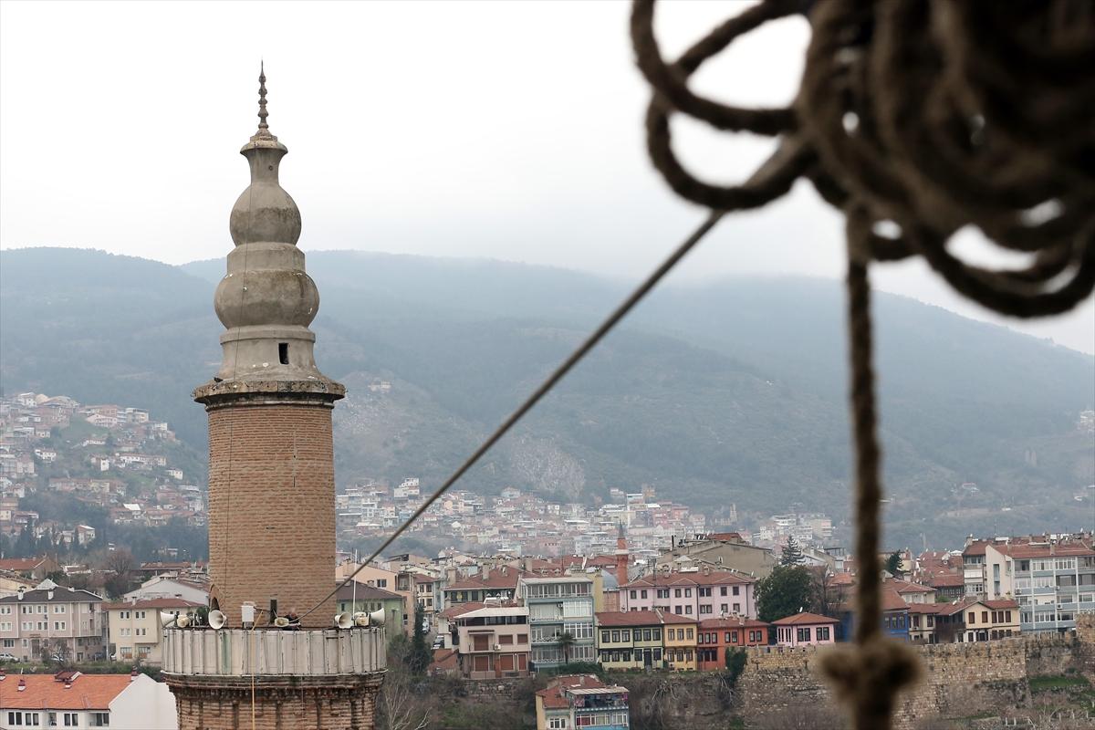 Ulu Camii'nin mahyası asıldı: 'Ramazan biz olmaktır'