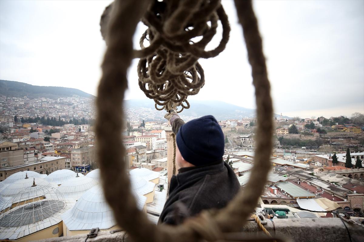 Ulu Camii'nin mahyası asıldı: 'Ramazan biz olmaktır'
