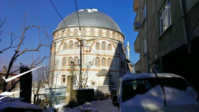 İsmini kadınlardan alan camiler