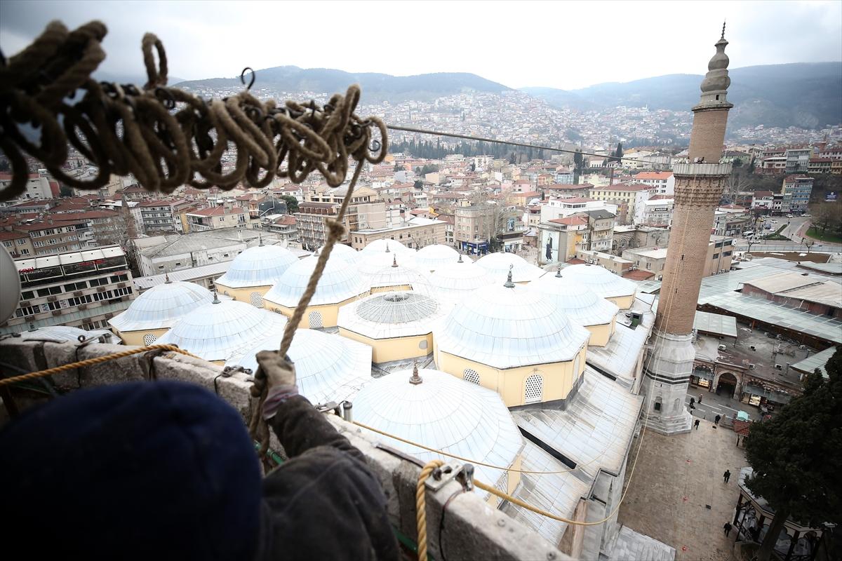 Ulu Camii'nin mahyası asıldı: 'Ramazan biz olmaktır'