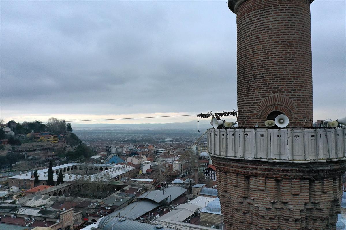 Ulu Camii'nin mahyası asıldı: 'Ramazan biz olmaktır'