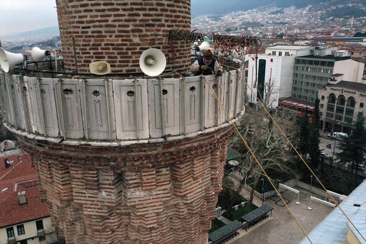 Ulu Camii'nin mahyası asıldı: 'Ramazan biz olmaktır'