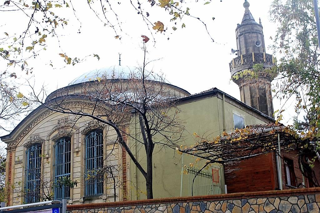 İsmini kadınlardan alan camiler