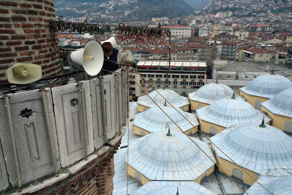 Ulu Camii'nin mahyası asıldı: 'Ramazan biz olmaktır'