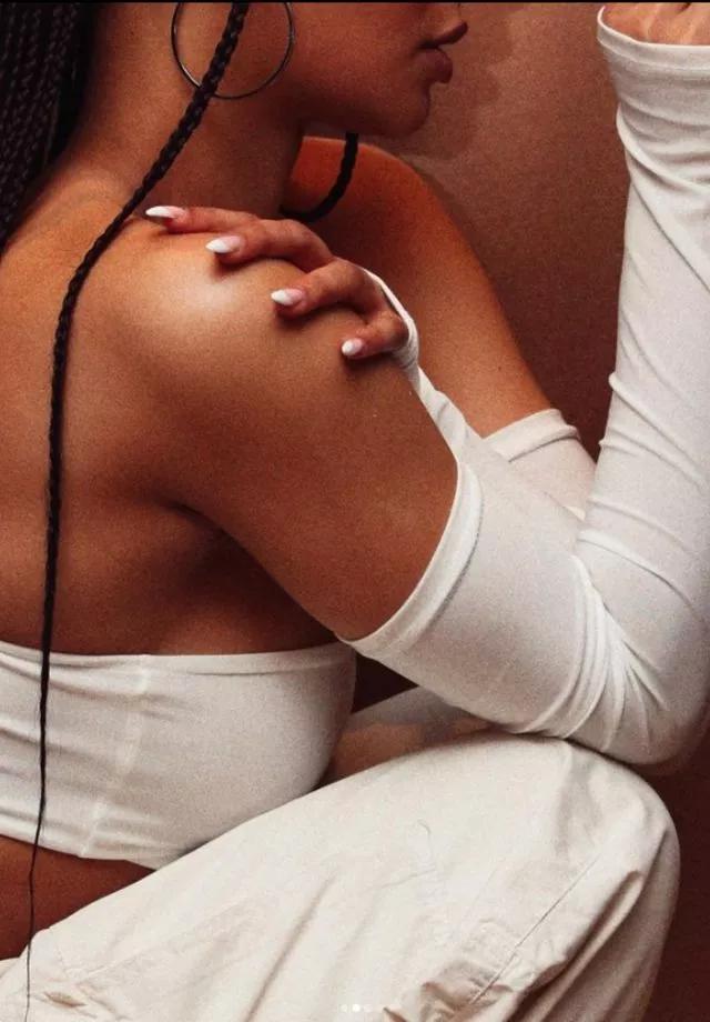 Sihirli Annem’in Toprak’ı Jennifer Boyner iddialı pozlarıyla mest etti!