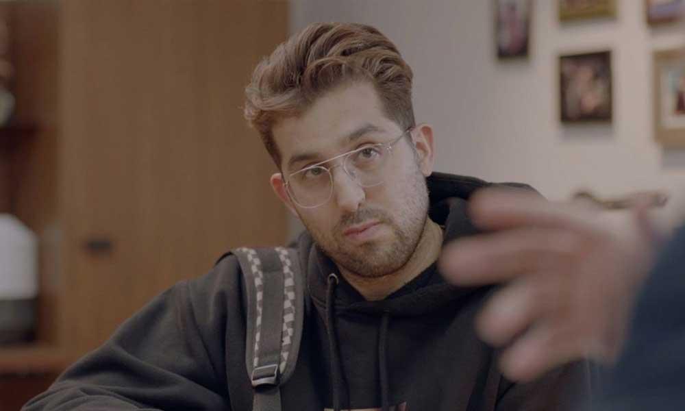 Aşk pozunu mekan ifşaladı! Doğu Demirkol'un sevgilisi ünlü çiftin kızı çıktı...