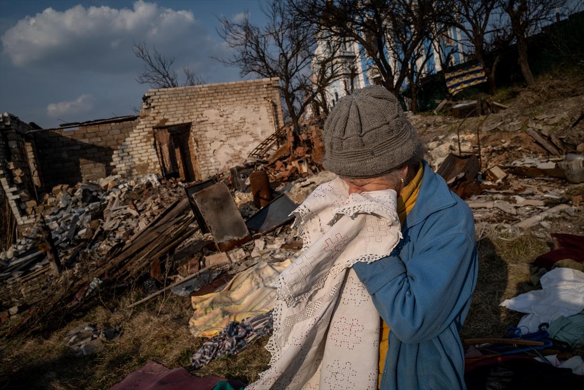 Ukrayana'da savaşın gölgesinde yaşam devam ediyor