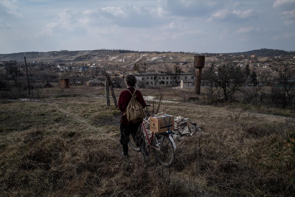 Ukrayana'da savaşın gölgesinde yaşam devam ediyor