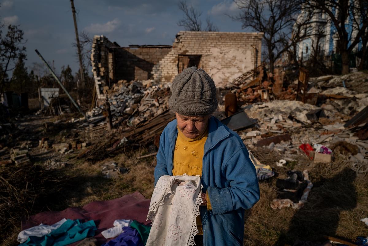 Ukrayana'da savaşın gölgesinde yaşam devam ediyor