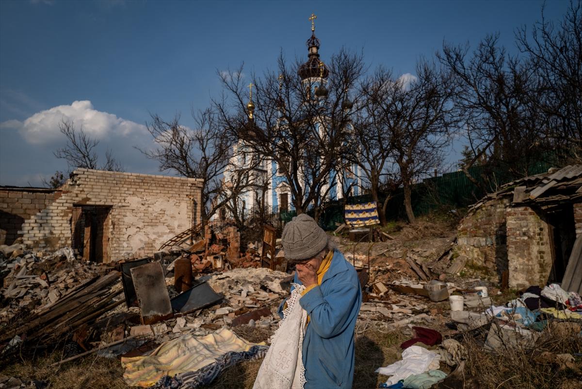 Ukrayana'da savaşın gölgesinde yaşam devam ediyor