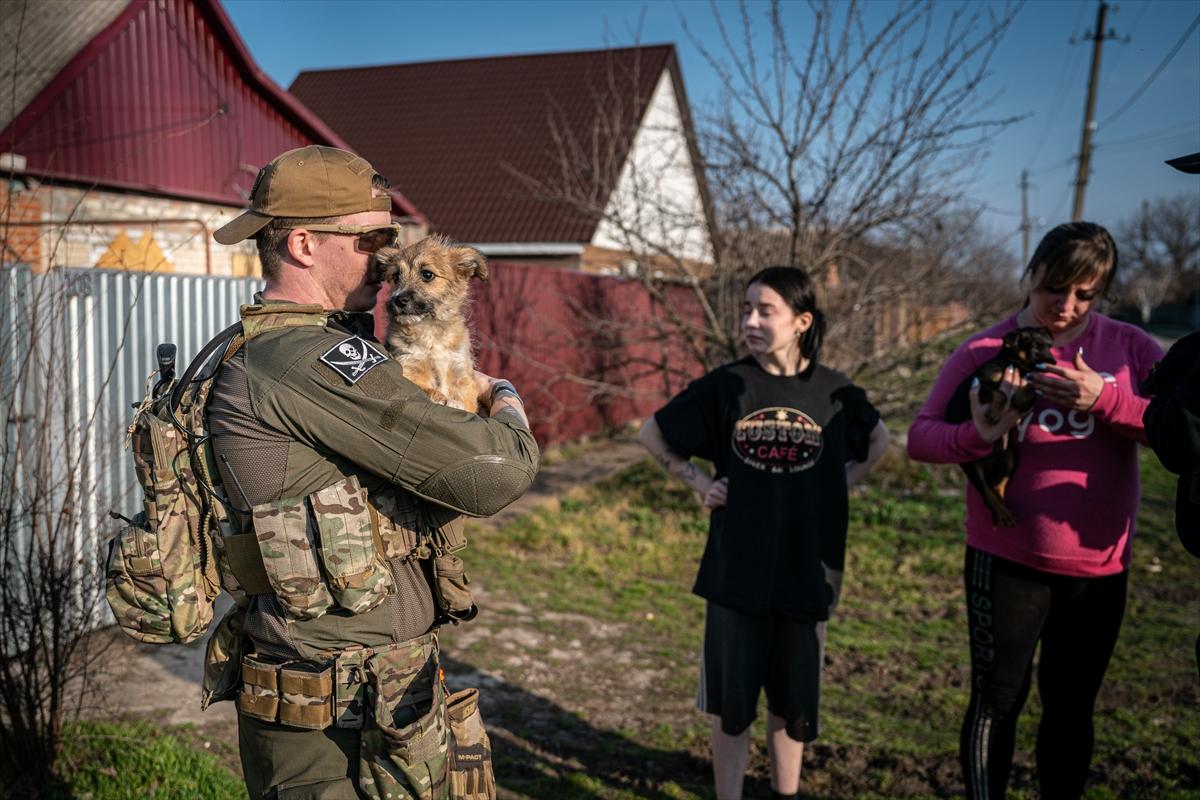 Ukrayana'da savaşın gölgesinde yaşam devam ediyor