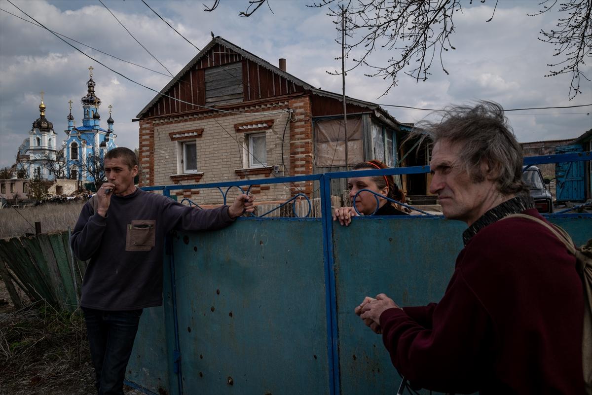 Ukrayana'da savaşın gölgesinde yaşam devam ediyor