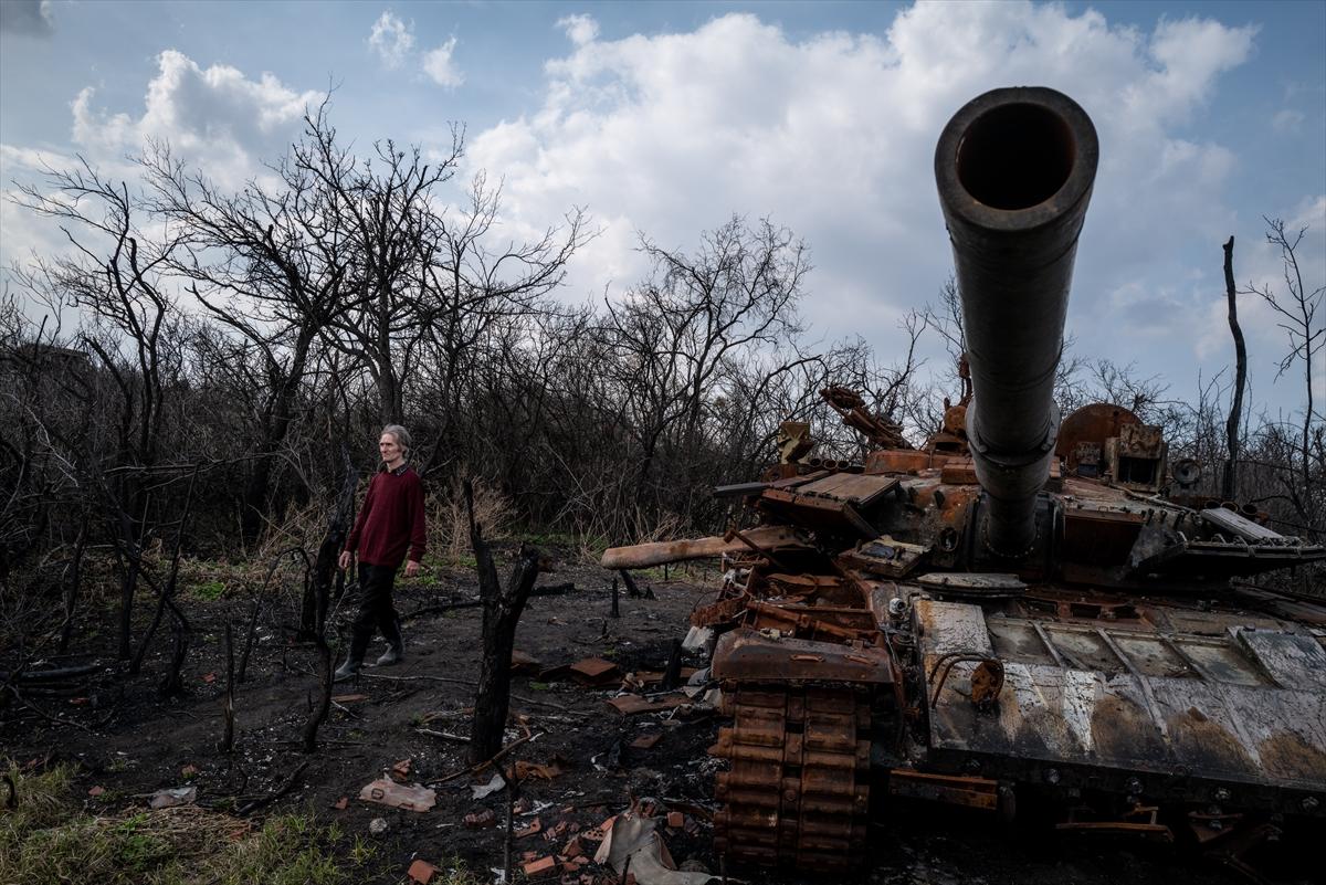 Ukrayana'da savaşın gölgesinde yaşam devam ediyor