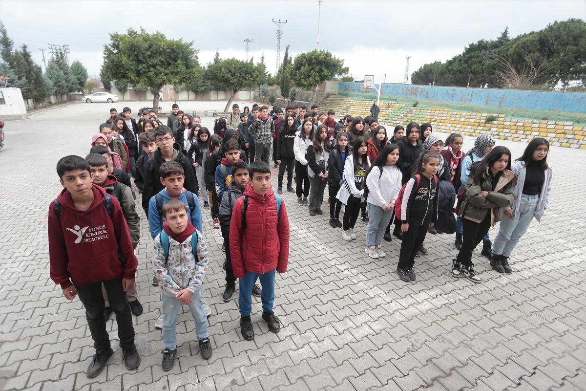 Depremin vurduğu 4 ilde eğitime başlandı: Sevinçler karelere yansıdı