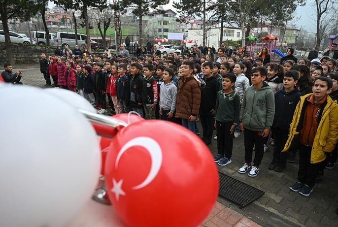 Depremin vurduğu 4 ilde eğitime başlandı: Sevinçler karelere yansıdı
