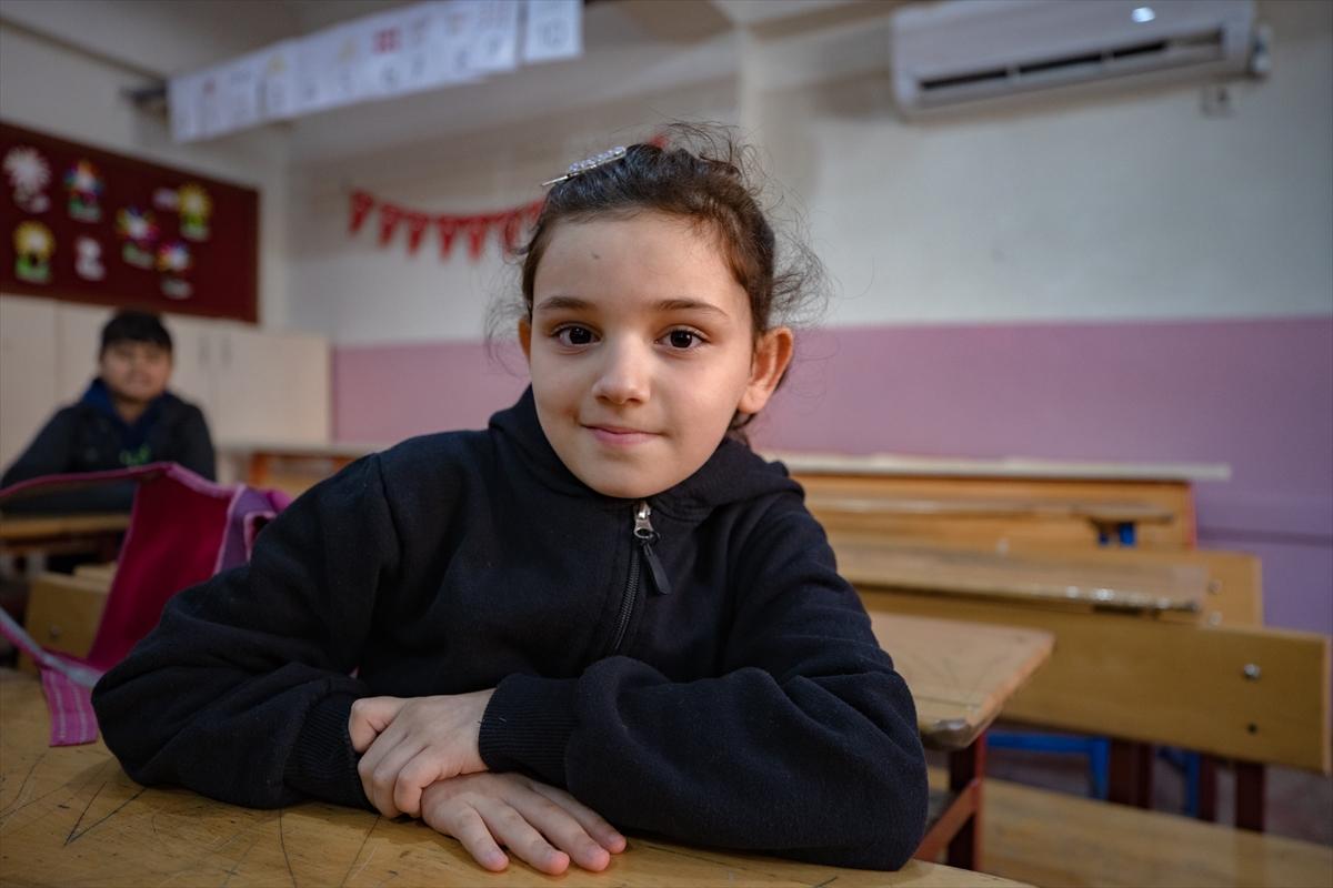 Depremin vurduğu 4 ilde eğitime başlandı: Sevinçler karelere yansıdı