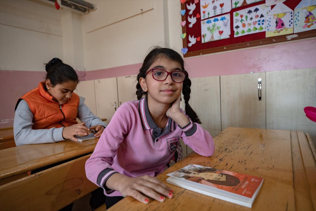 Depremin vurduğu 4 ilde eğitime başlandı: Sevinçler karelere yansıdı