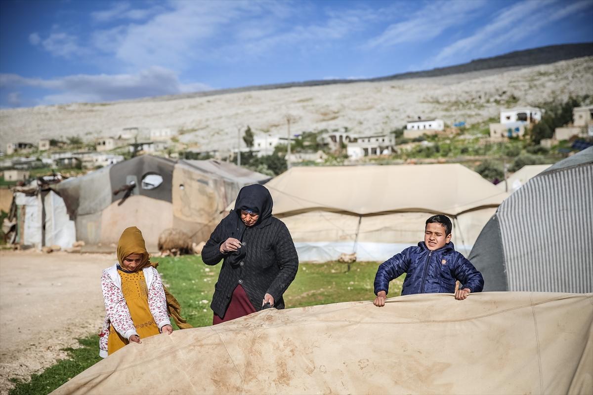 İdlib'te 2 gündür etkili olan fırtına 32 bin sivili vurdu