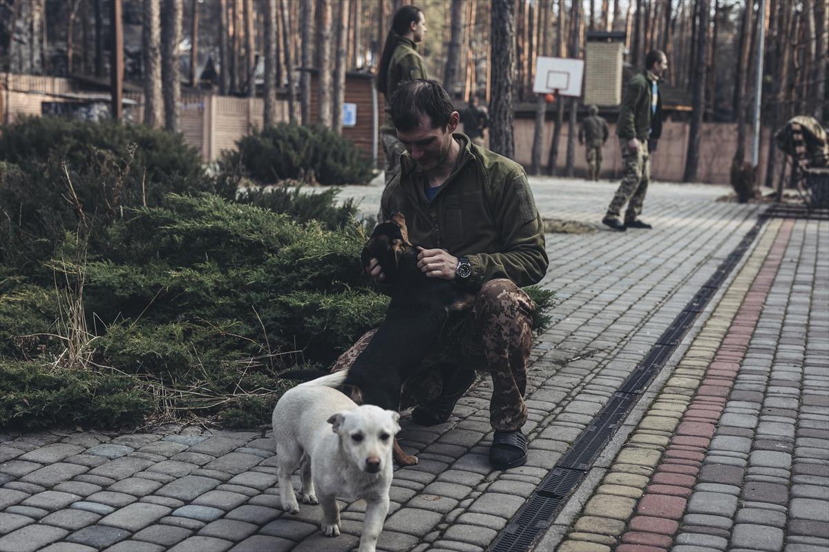 Savaşın gölgesinde Ukrayna ordusu için rehabilitasyon merkezi kuruldu