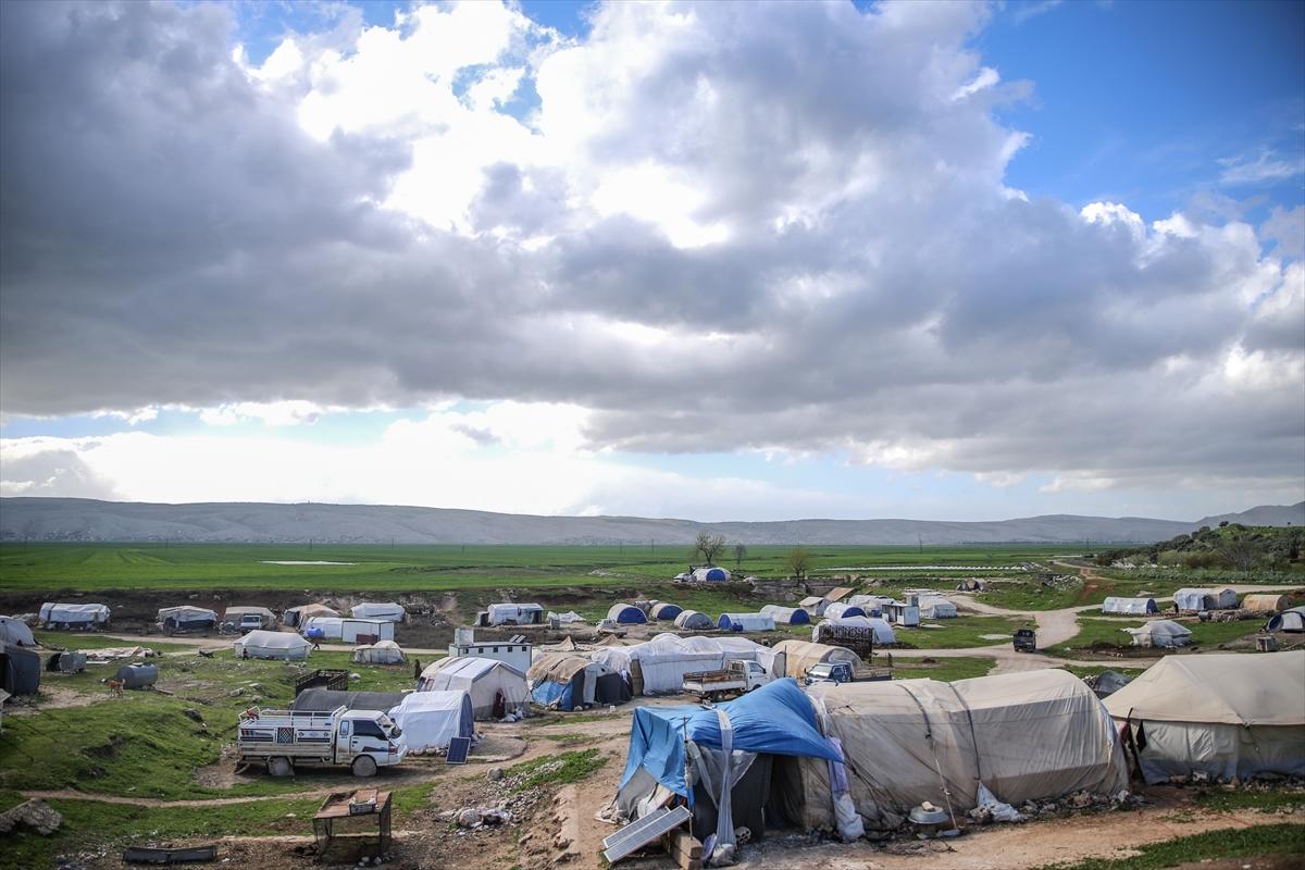 İdlib'te 2 gündür etkili olan fırtına 32 bin sivili vurdu