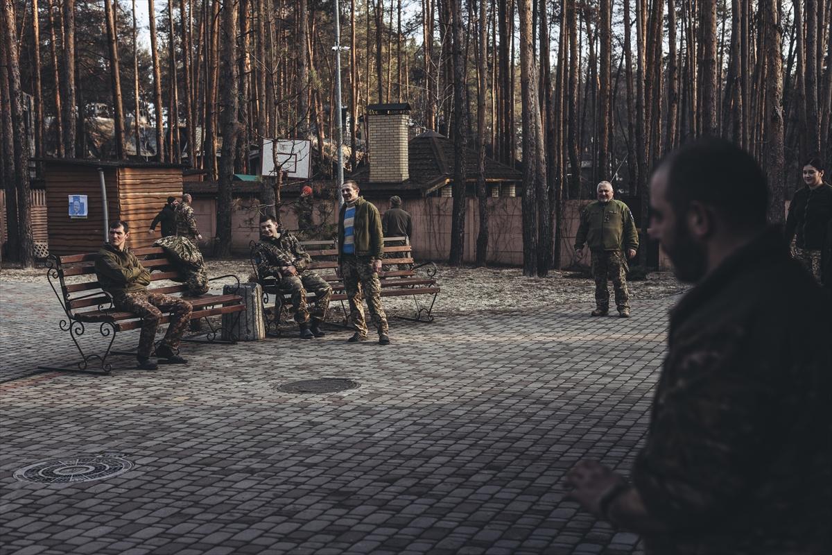 Savaşın gölgesinde Ukrayna ordusu için rehabilitasyon merkezi kuruldu