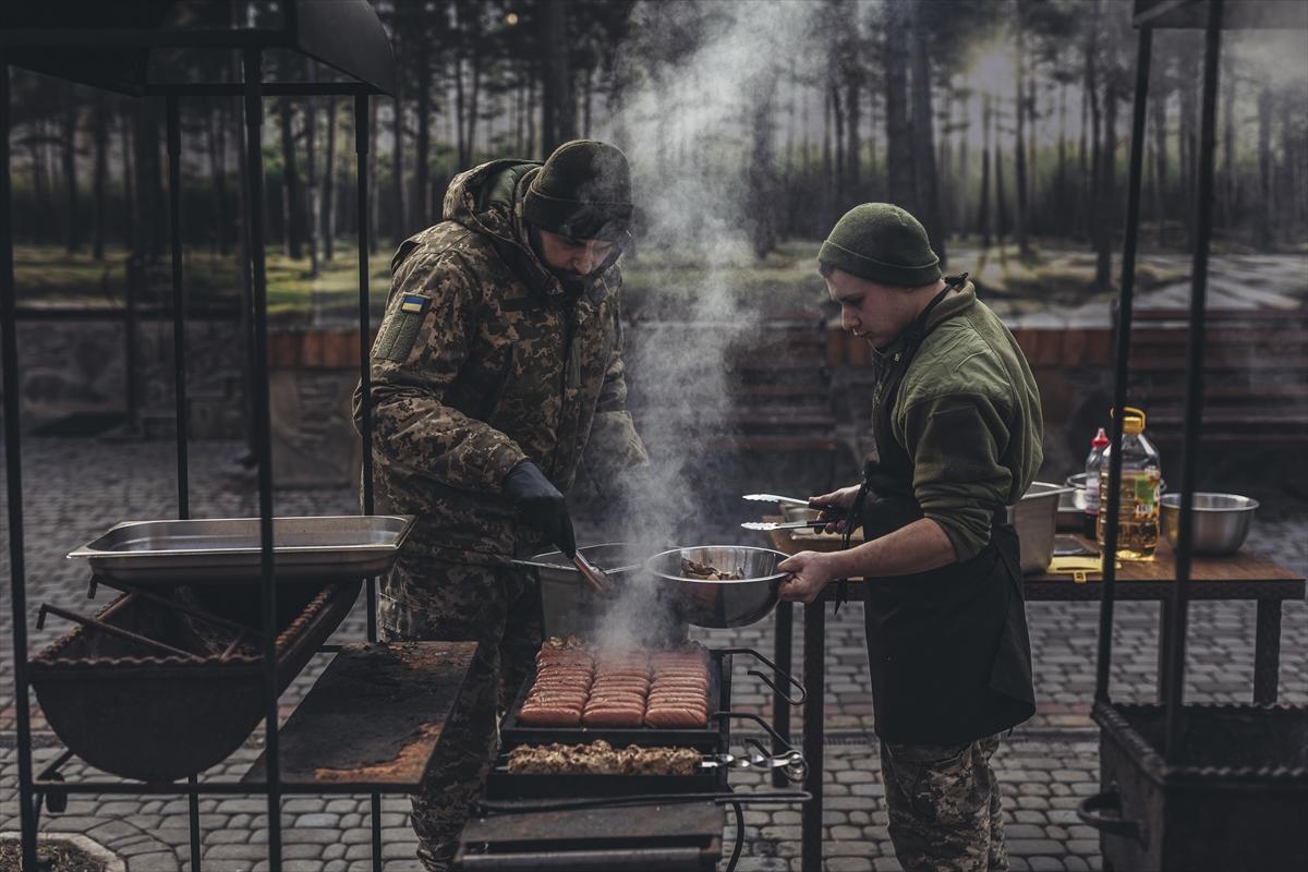 Savaşın gölgesinde Ukrayna ordusu için rehabilitasyon merkezi kuruldu
