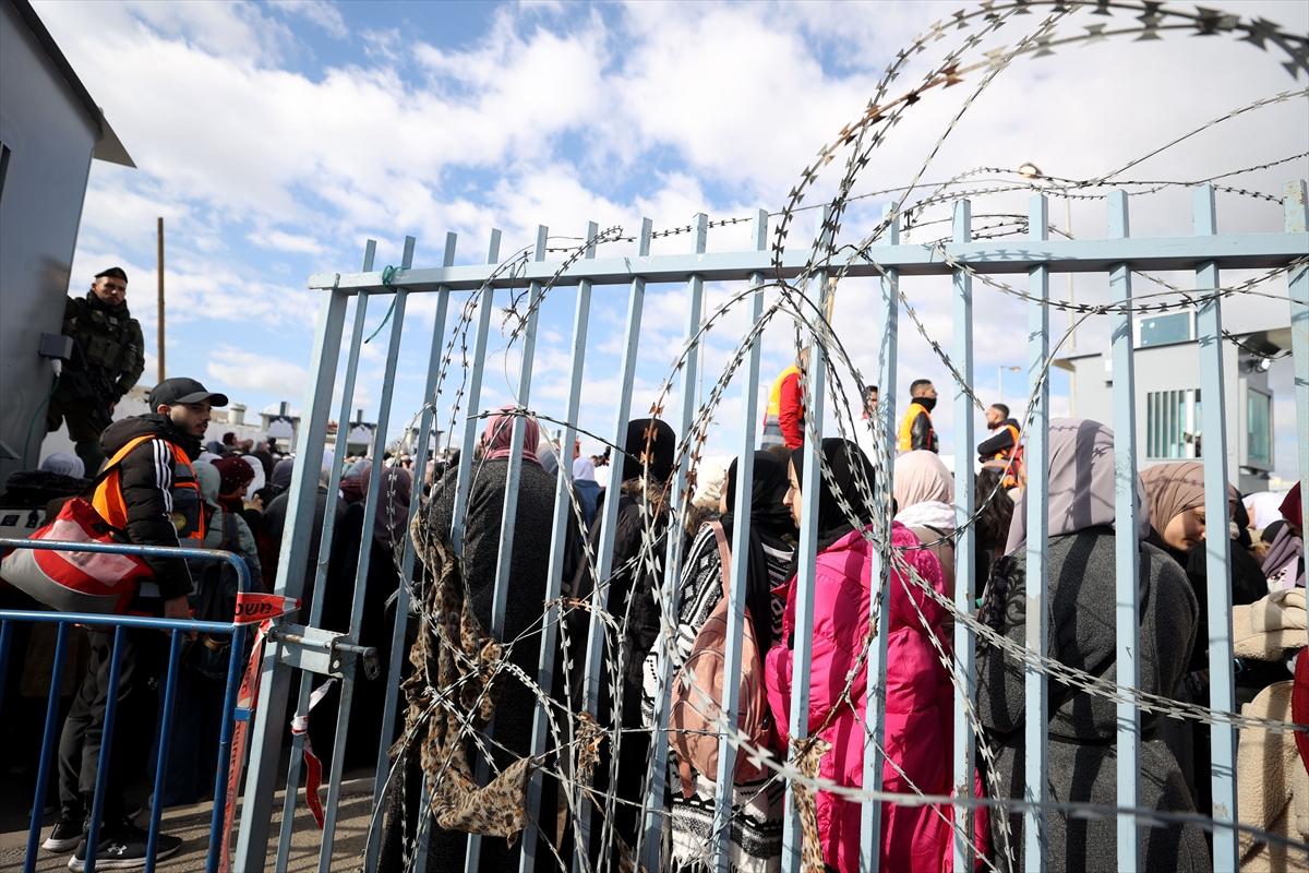 İsrail, Filistinlilerin Kudüs'e girişini kısıtladı