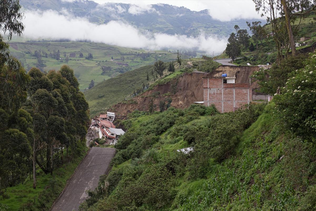 Ekvador'da heyelan faciasında 3'üncü gün! Ölü sayısı 21 oldu