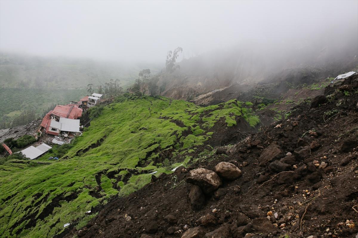 Ekvador'da heyelan faciasında 3'üncü gün! Ölü sayısı 21 oldu