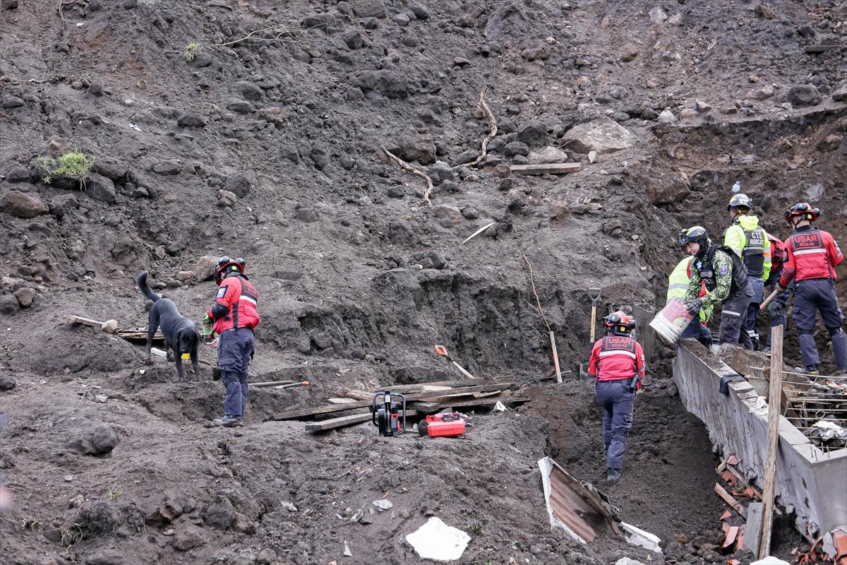 Ekvador'da heyelan faciasında 3'üncü gün! Ölü sayısı 21 oldu