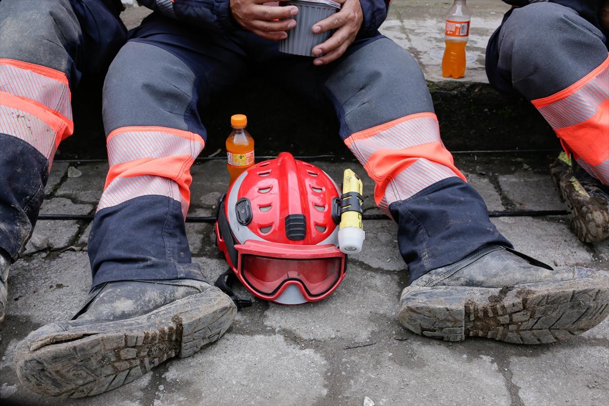 Ekvador'da heyelan faciasında 3'üncü gün! Ölü sayısı 21 oldu