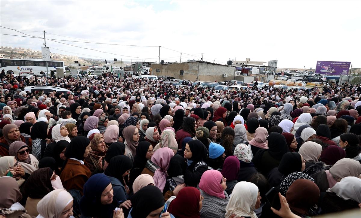 İsrail, Filistinlilerin Kudüs'e girişini kısıtladı