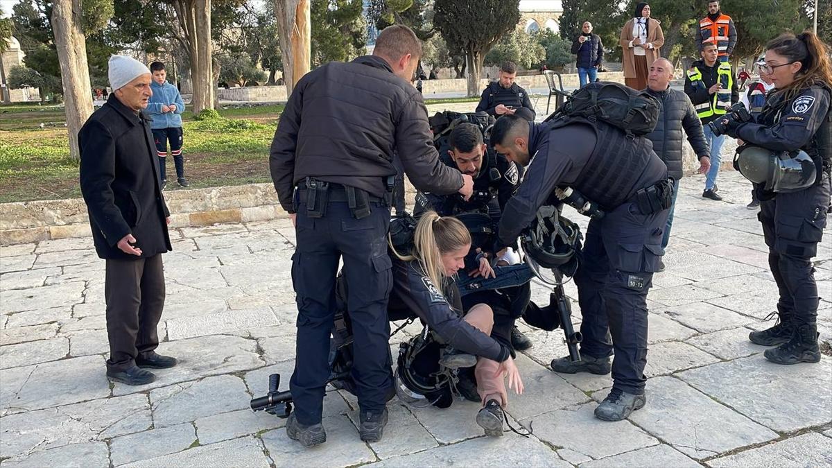 Mescid-i Aksa'ya baskın düzenlendi