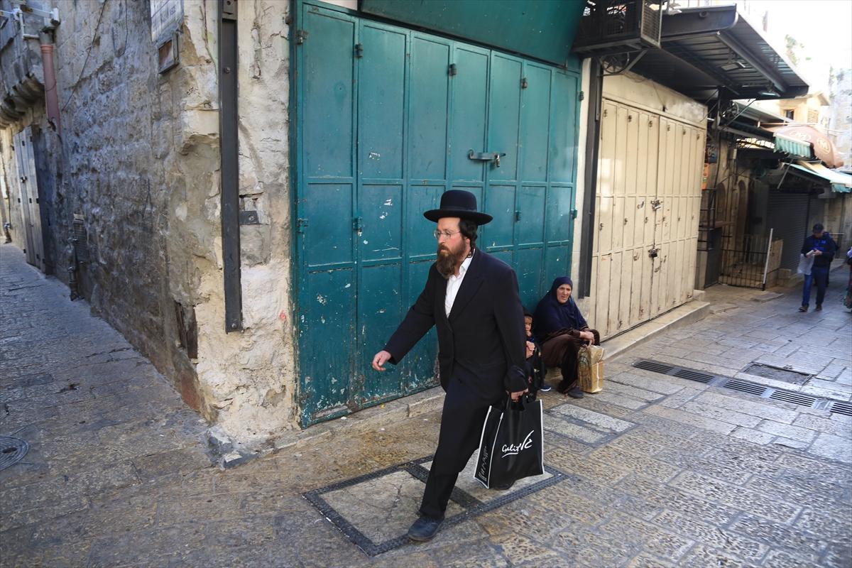 Mescid-i Aksa'ya baskın düzenlendi