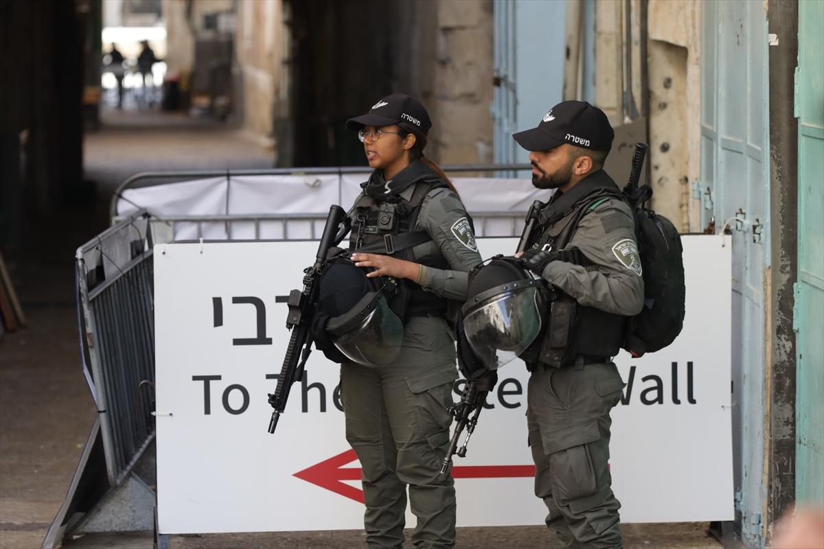 Mescid-i Aksa'ya baskın düzenlendi