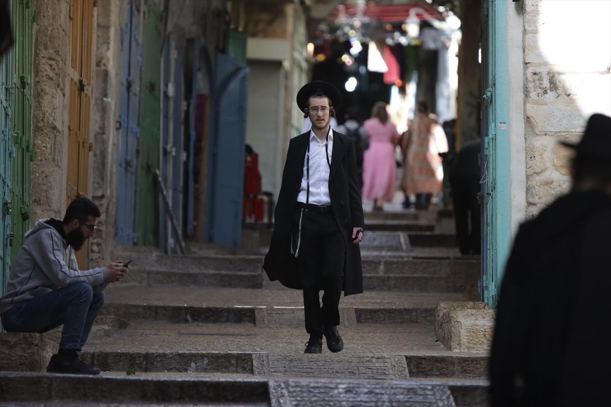 Mescid-i Aksa'ya baskın düzenlendi