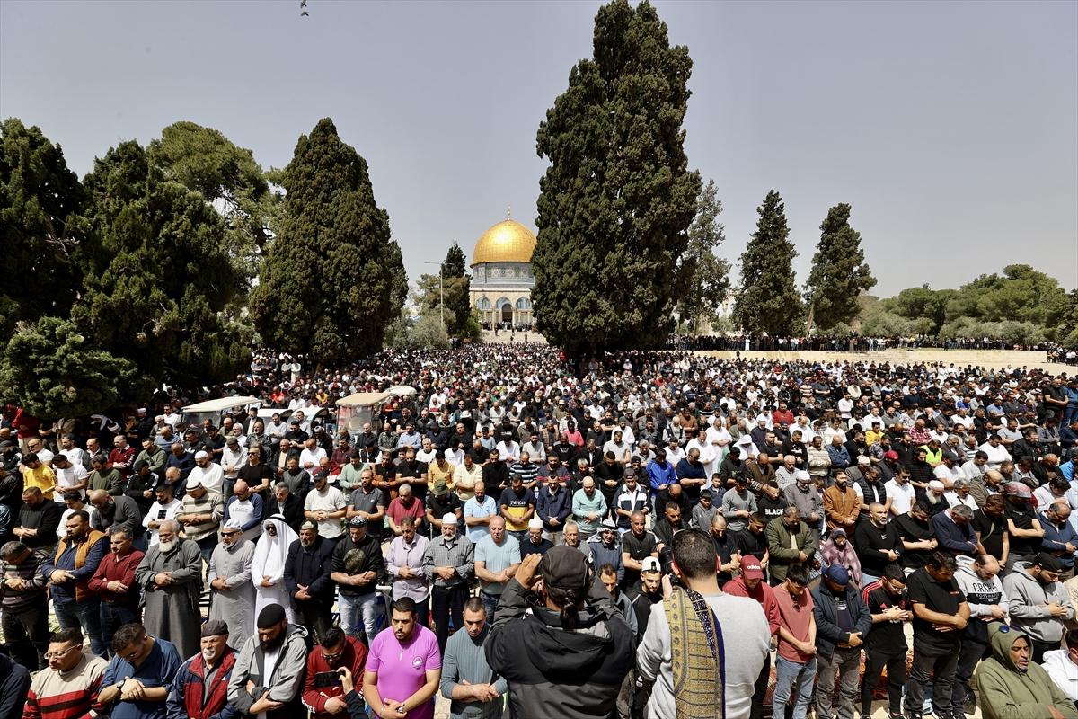 İşgal altındaki Kudüs'te Ramazan ayının üçüncü cuma namazı