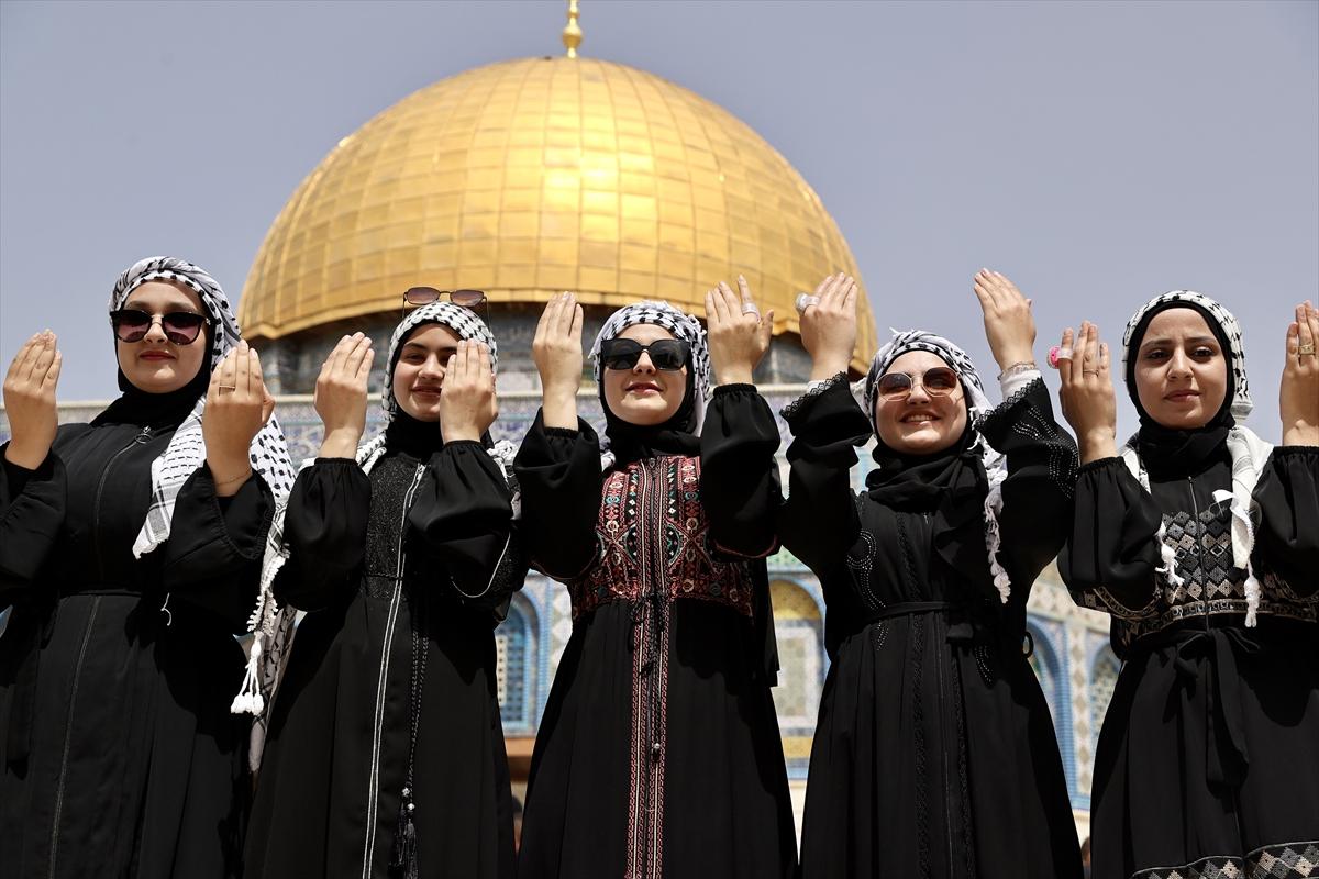 İşgal altındaki Kudüs'te Ramazan ayının üçüncü cuma namazı