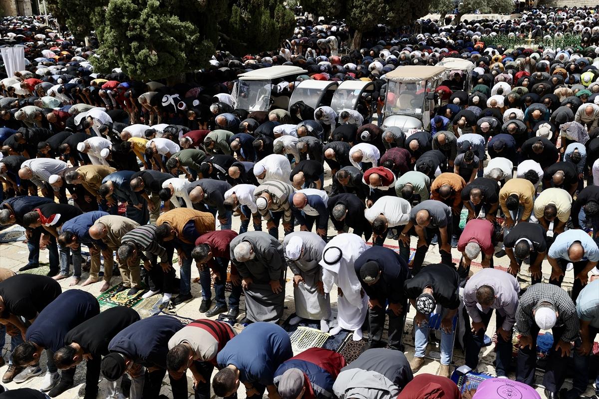 İşgal altındaki Kudüs'te Ramazan ayının üçüncü cuma namazı