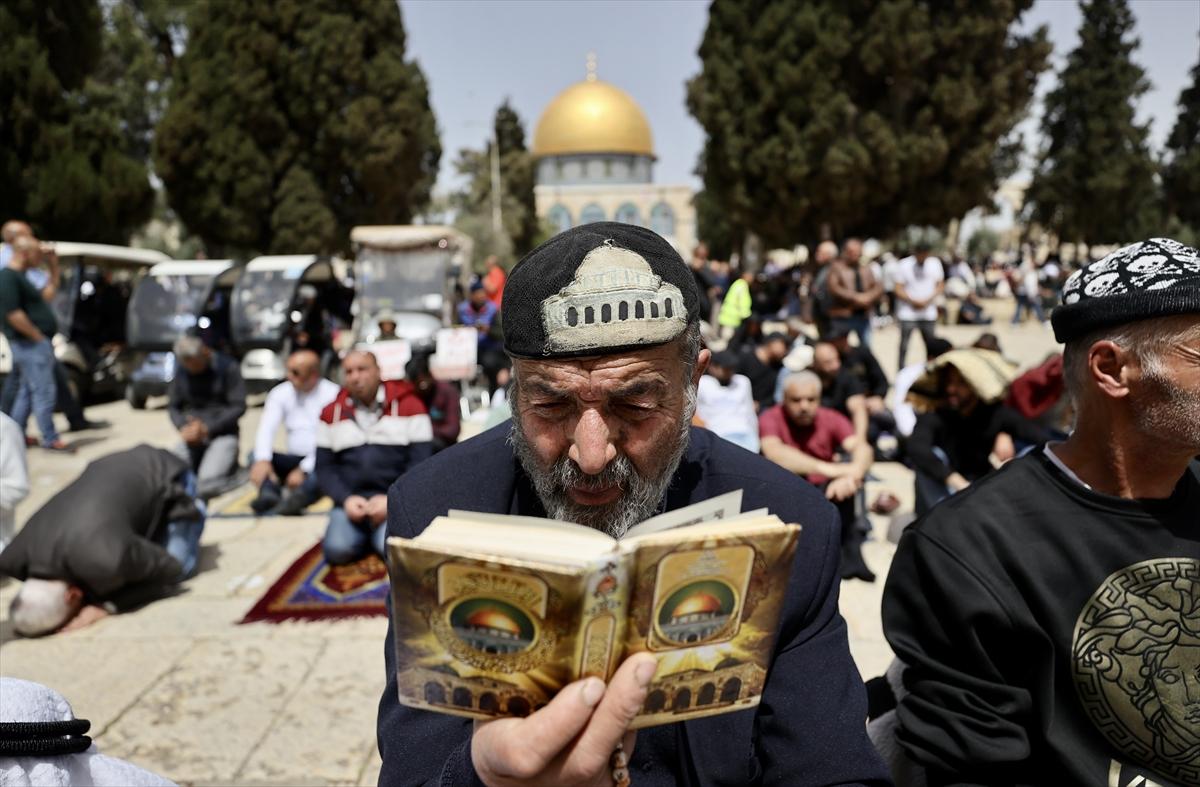 İşgal altındaki Kudüs'te Ramazan ayının üçüncü cuma namazı