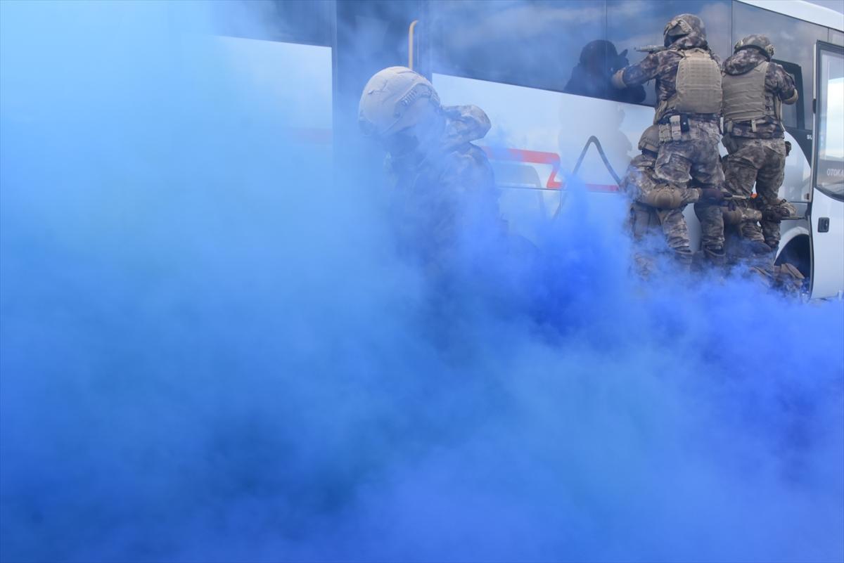 PÖH'ün terör operasyonu tatbikatından kareler